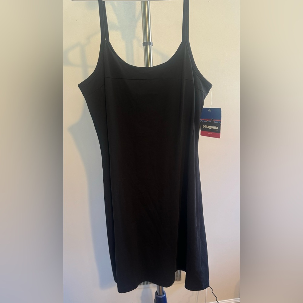 Patagonia Size XL Vitaliti Dress with Built-in Bra, NWT